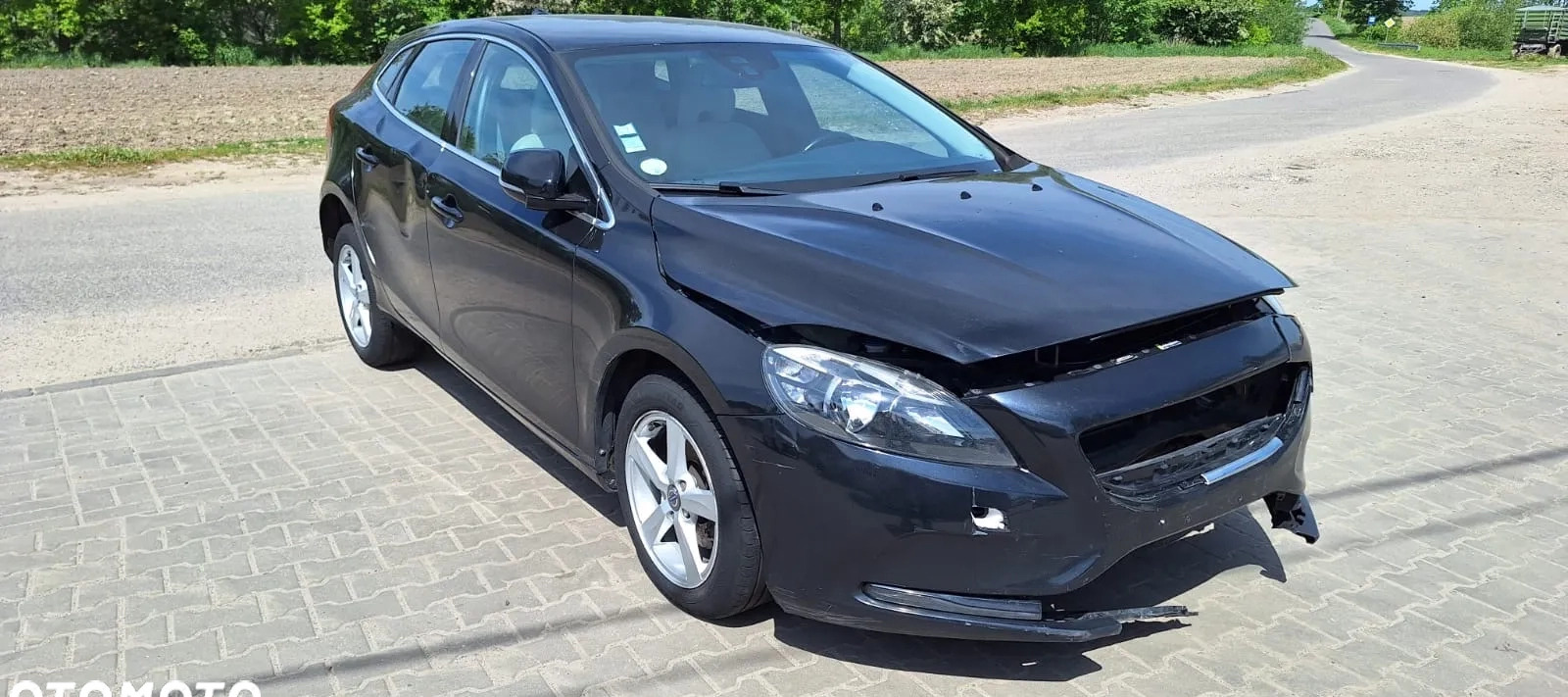 Volvo V40 cena 16900 przebieg: 244000, rok produkcji 2014 z Chodzież małe 154